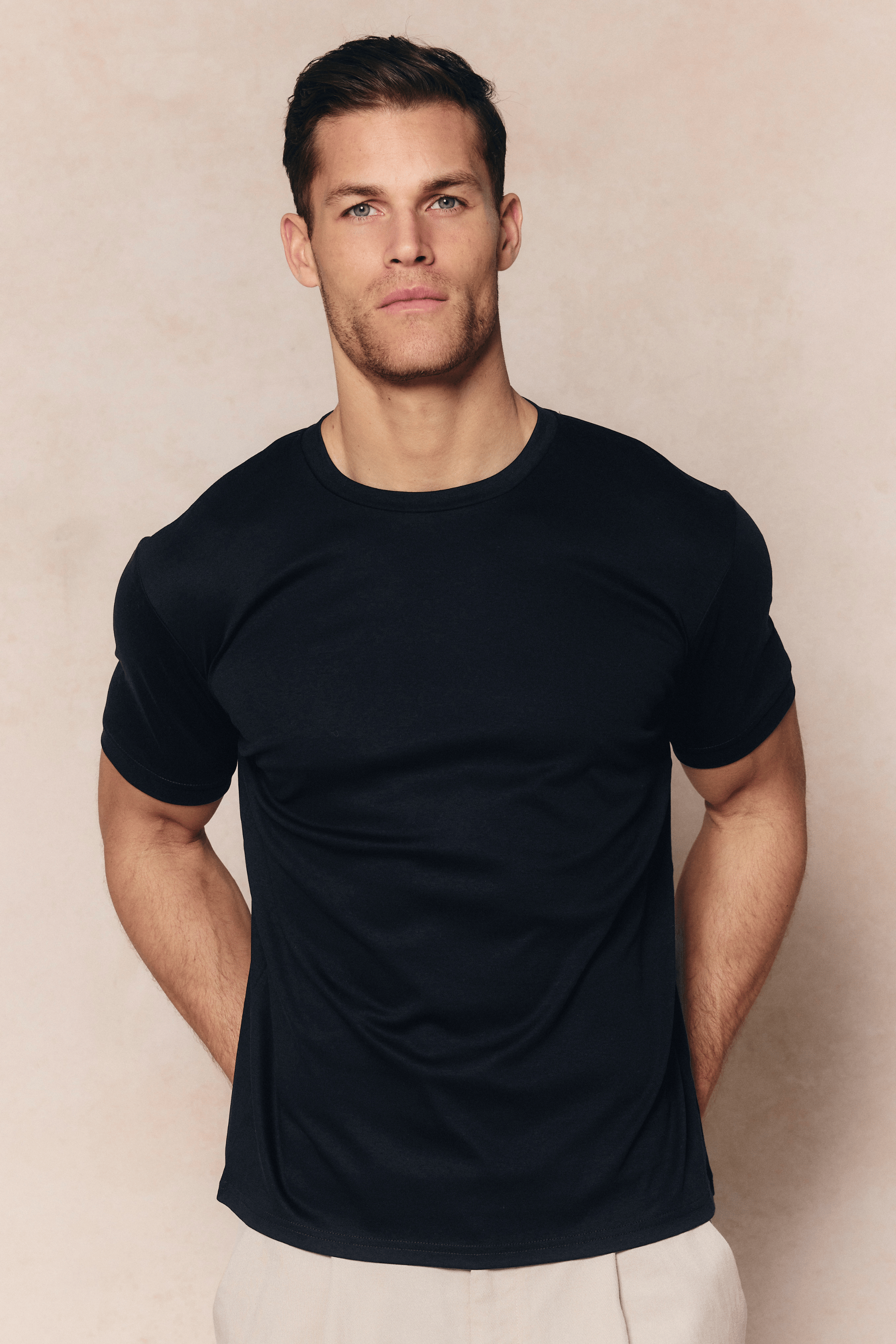 Luxe mercerised cotton t-shirt in black, detail view