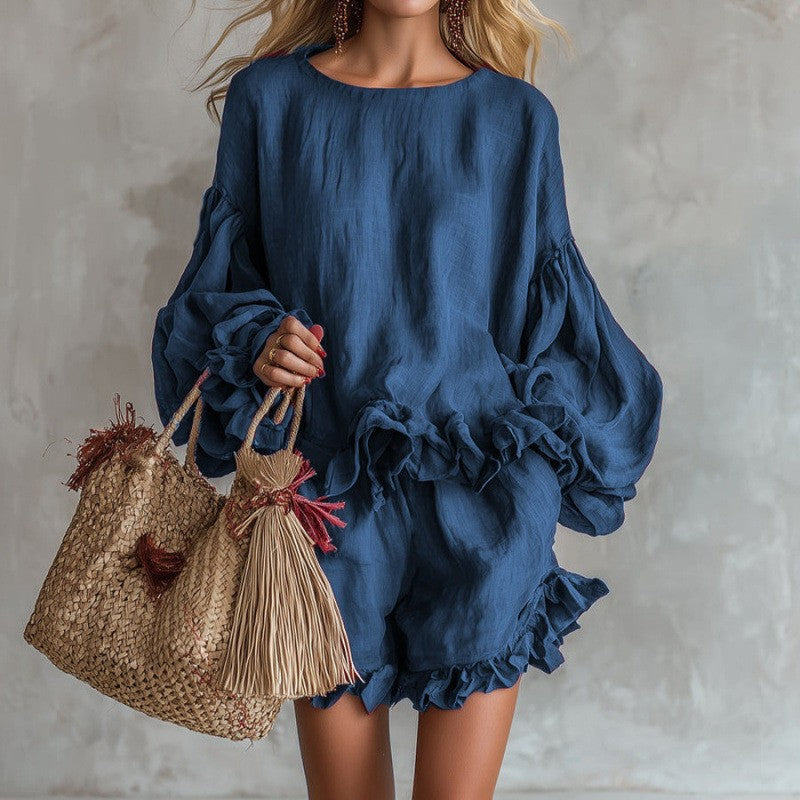 Chic Casual | Plus Size Women's Outfit with Lantern Sleeves & Shorts | Relaxed Fit for Everyday Comfort