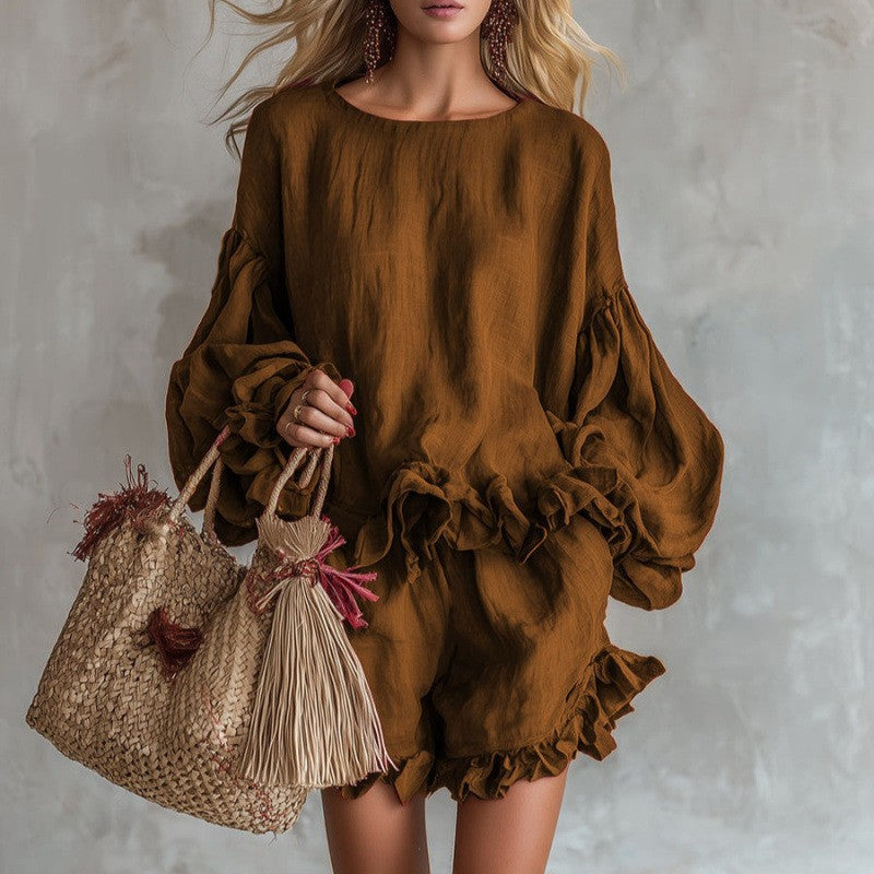 Chic Casual | Plus Size Women's Outfit with Lantern Sleeves & Shorts | Relaxed Fit for Everyday Comfort