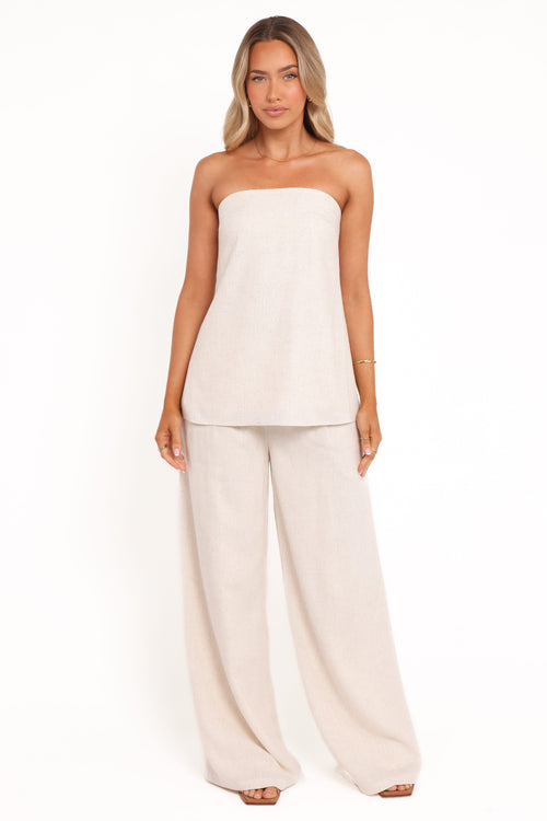 Chic Collection | Wide Leg Pants with High Rise & Pleat Detail | Stylish Comfort for Effortless Elegance