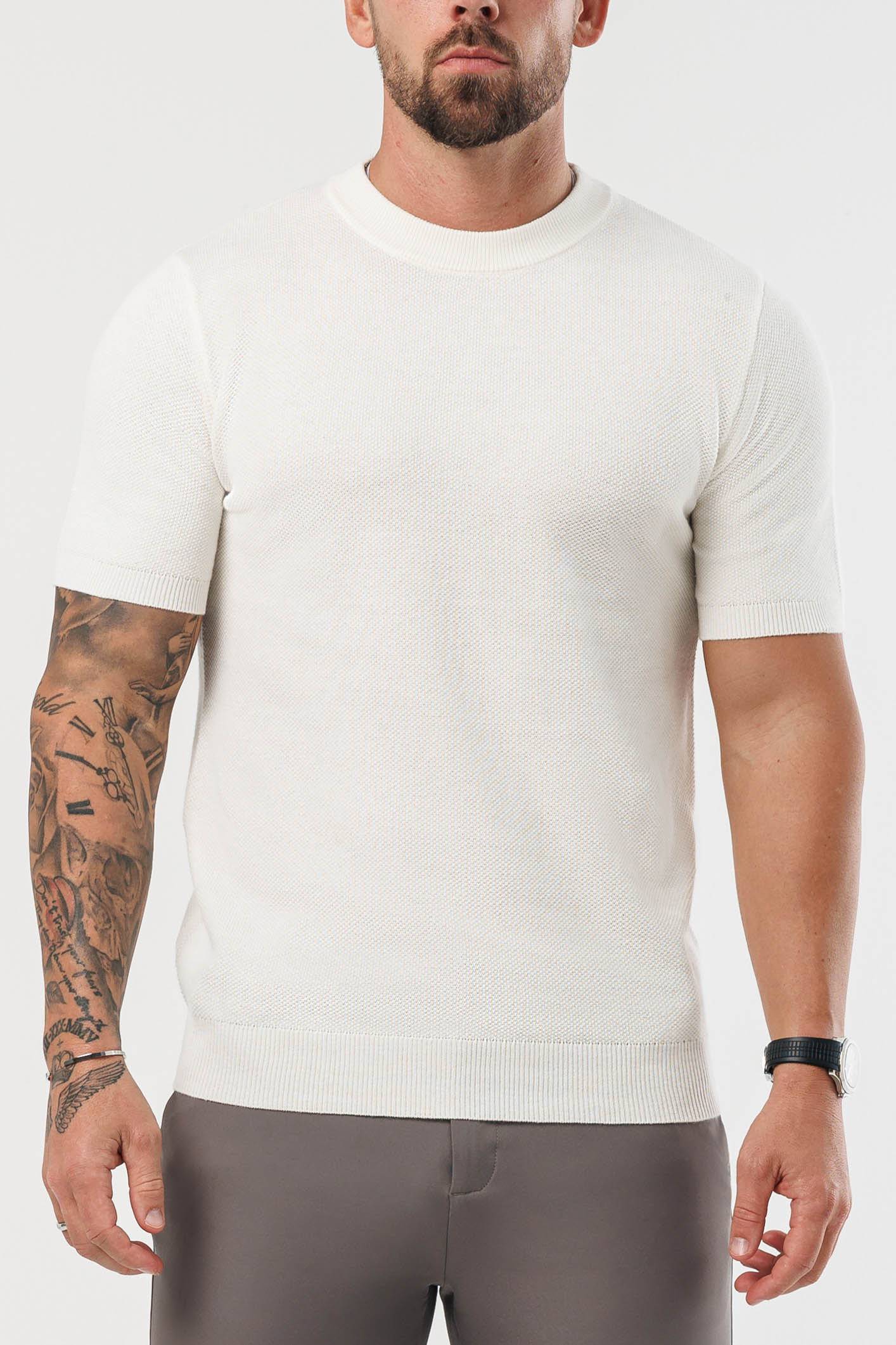 Coast Collection | Cashmere T-Shirt with Lightweight Comfort | Stylish Layering Essential for Year-Round Wear