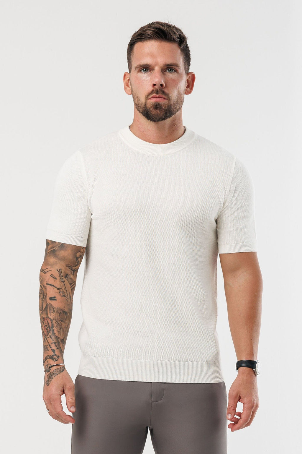 Coast Collection | Cashmere T-Shirt with Lightweight Comfort | Stylish Layering Essential for Year-Round Wear