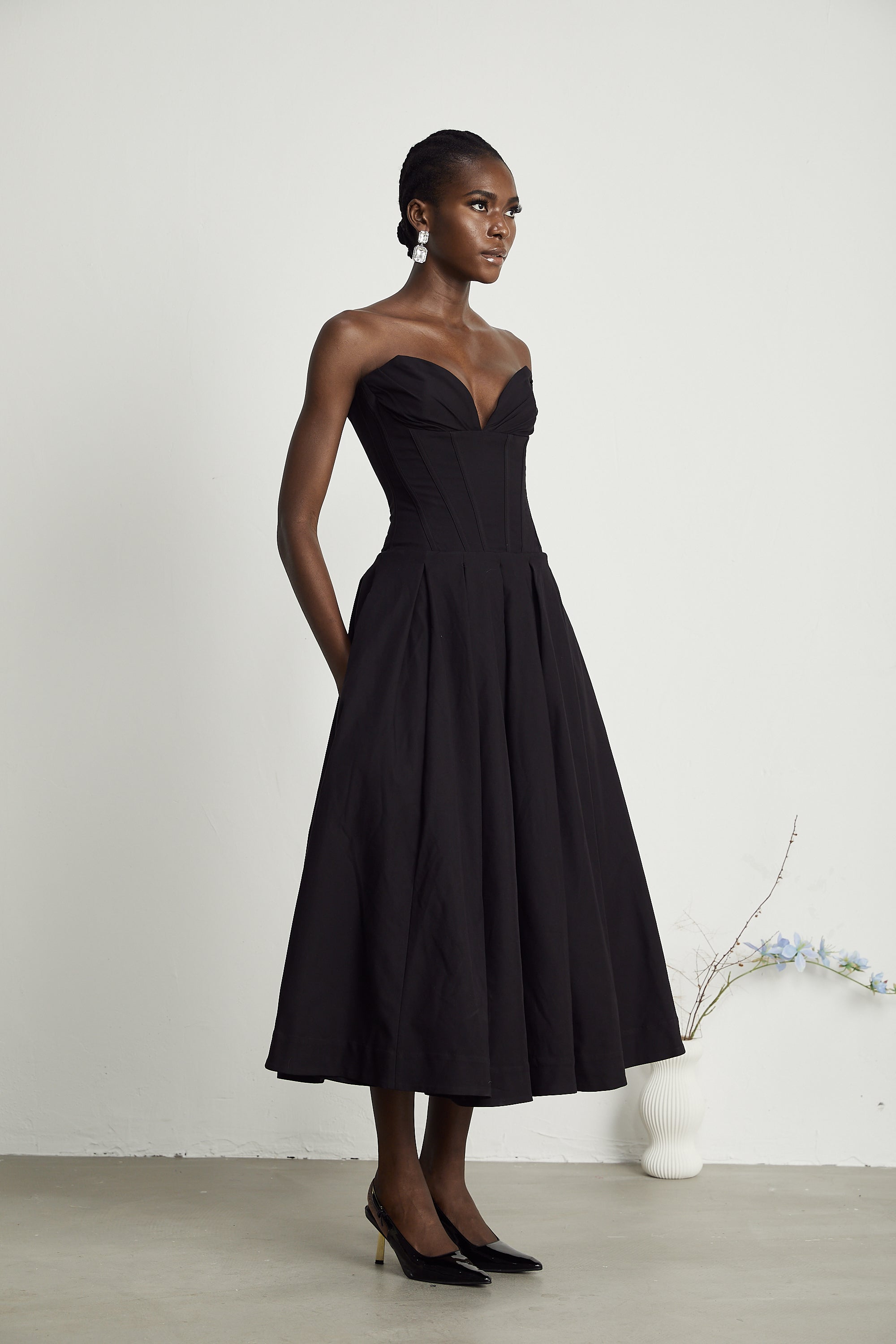 Elegant Black Dress – Off-Shoulder Midi Dress with Pleated...