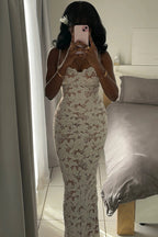 Elegant Lace Maxi Dress with Adjustable Straps | Flattering Fit for Summer Parties