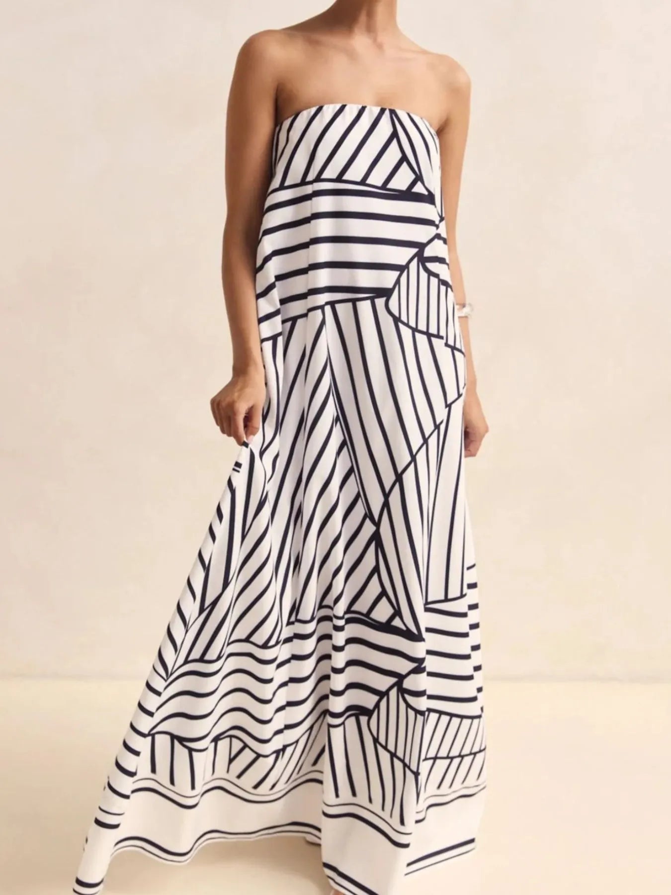 Elegant Maxi Dress | Smocked Tube Design with Zipper Closure for Comfort