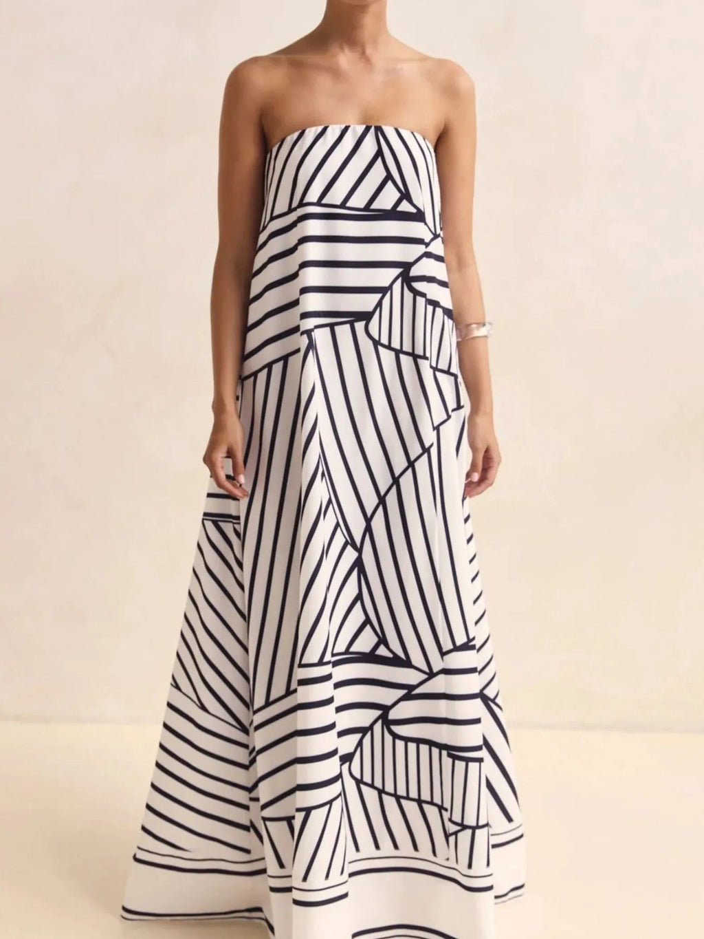 Elegant Maxi Dress | Smocked Tube Design with Zipper Closure for Comfort