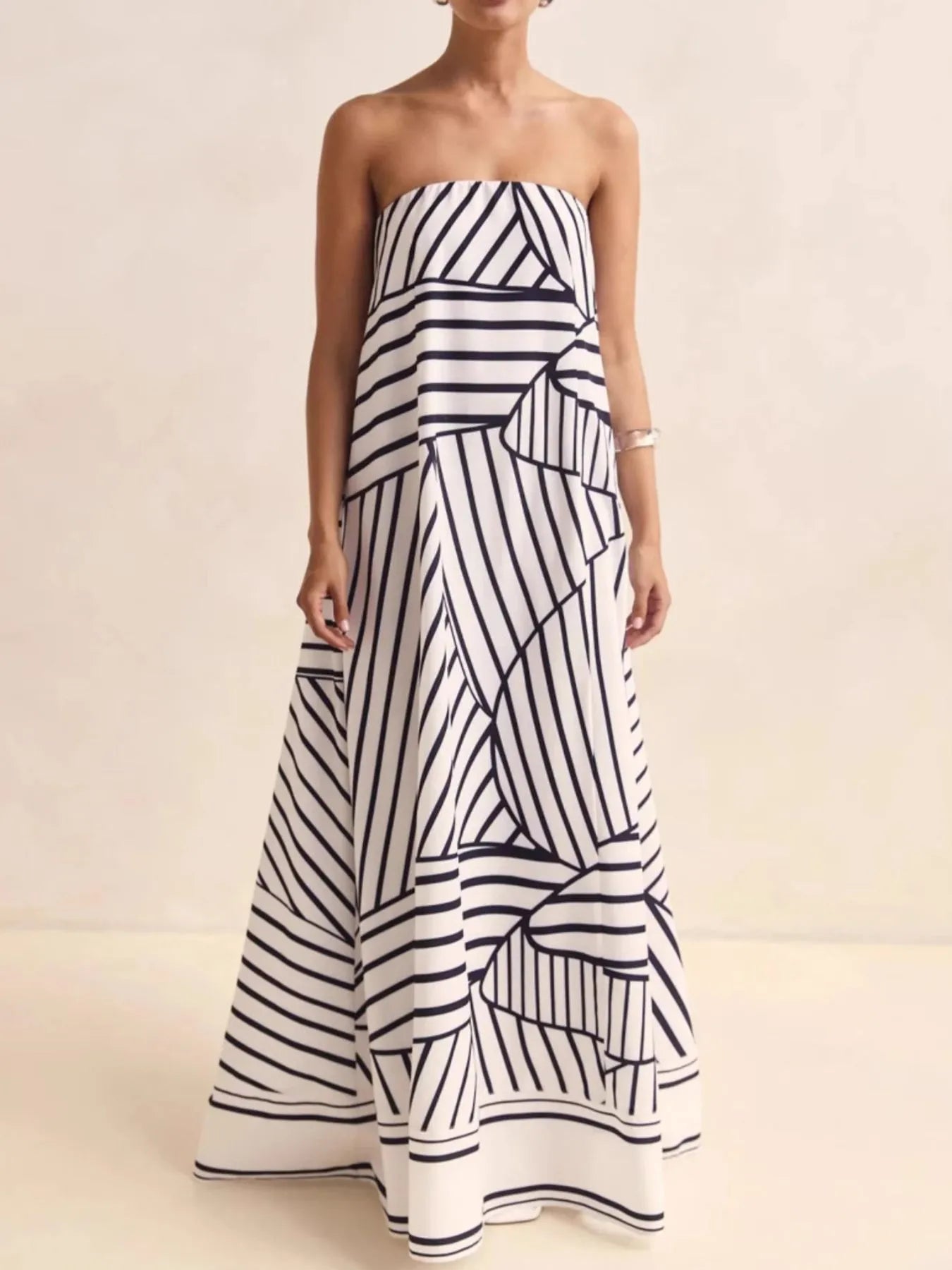 Elegant Maxi Dress | Smocked Tube Design with Zipper Closure for Comfort