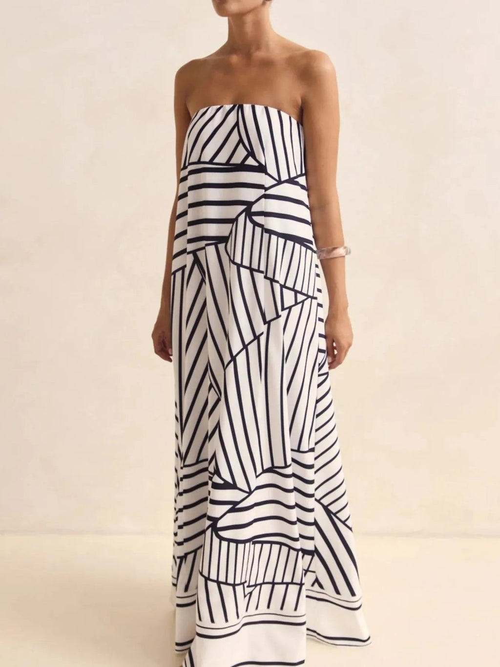 Elegant Maxi Dress | Smocked Tube Design with Zipper Closure for Comfort
