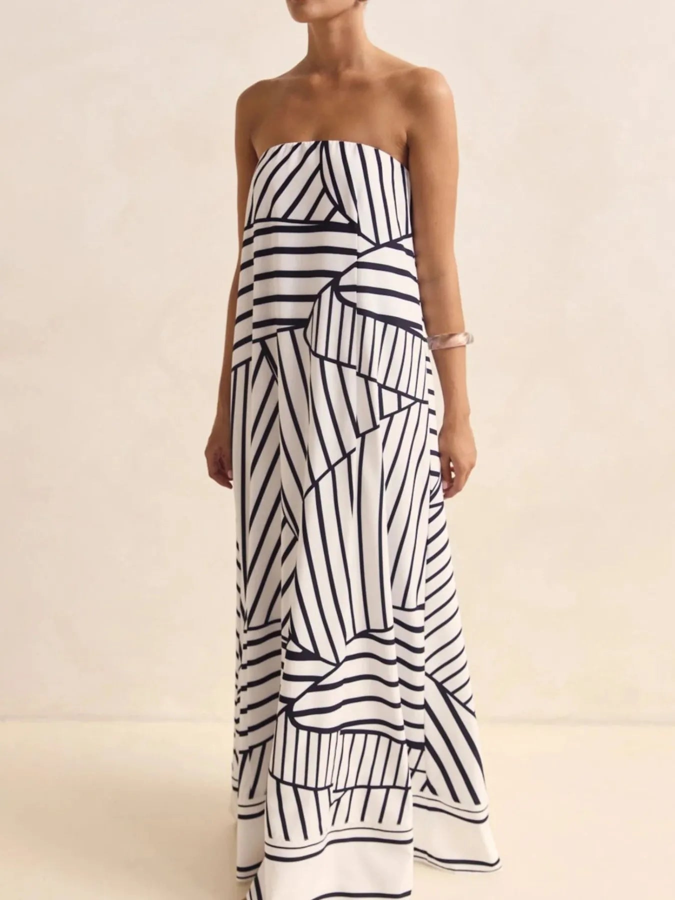 Elegant Maxi Dress | Smocked Tube Design with Zipper Closure for Comfort