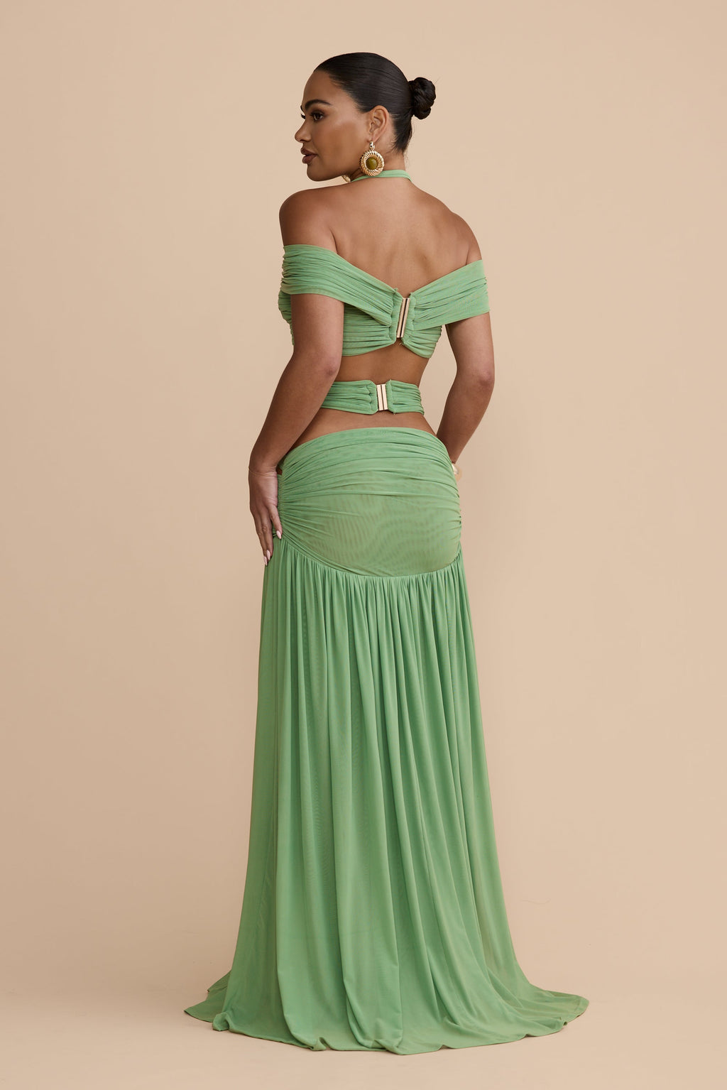 Elegant Sage Off-Shoulder Crop Top with Sweetheart Neckline for Stylish Comfort