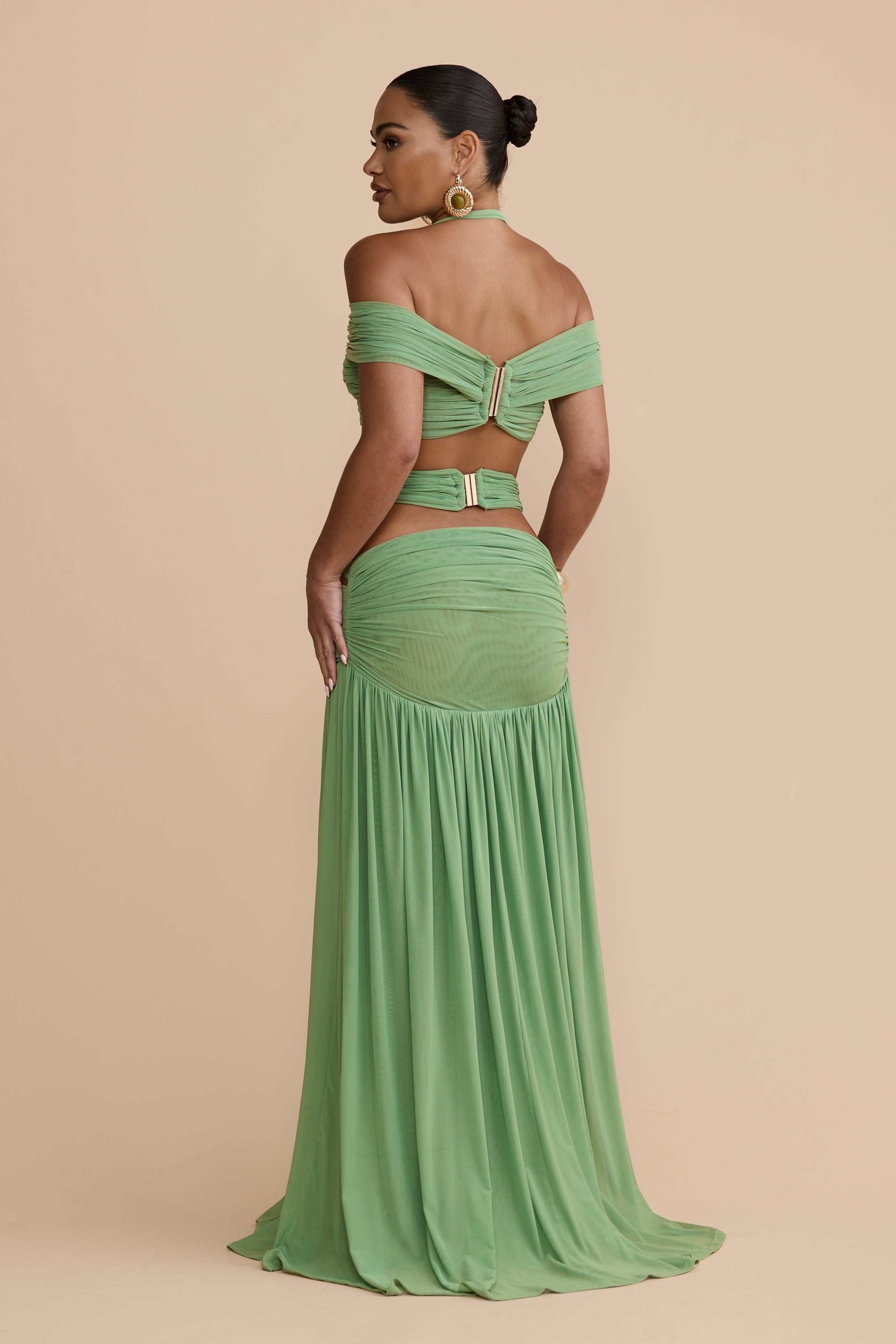 Elegant Sage Off-Shoulder Crop Top with Sweetheart Neckline for Stylish Comfort