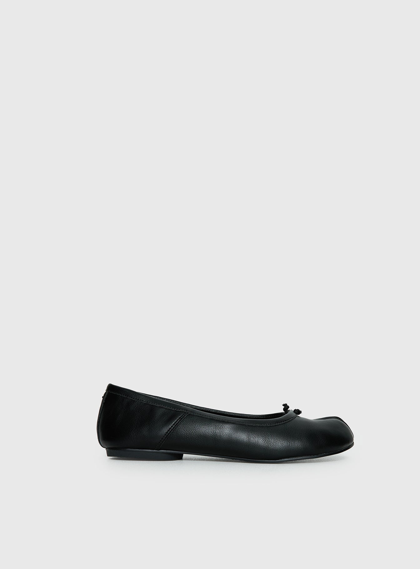 Faux Leather Black Ballet Flats with Mini Bow Tie | Stylish Ballerina Shoes for Comfort and Elegance