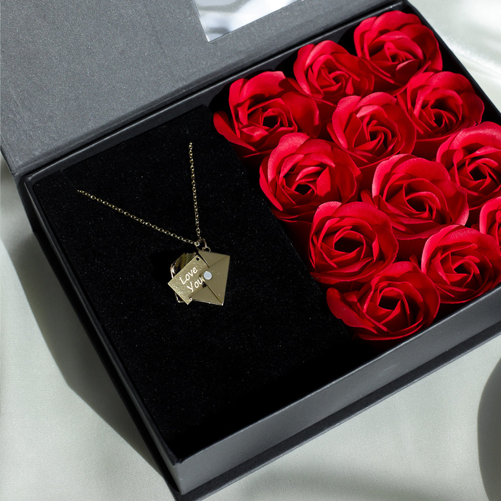 Dozen roses gift box with necklace