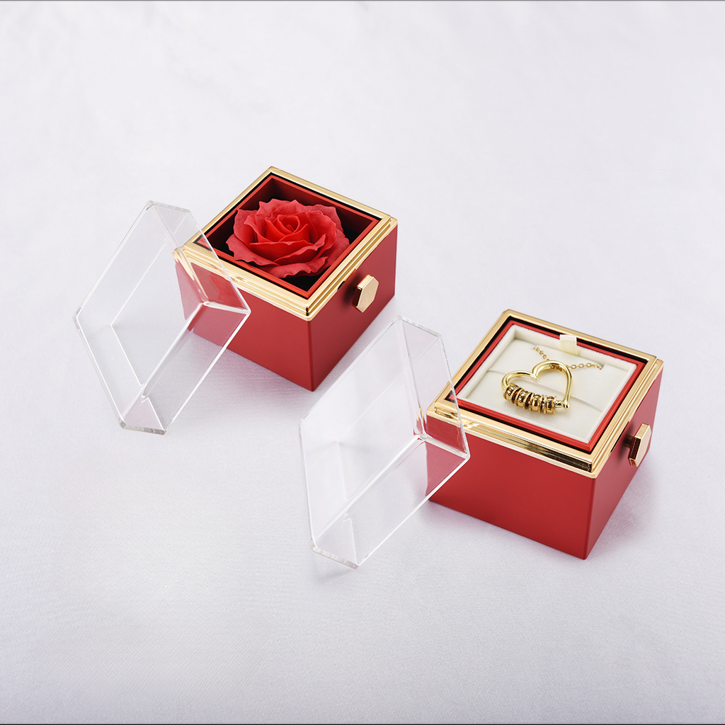Heart necklace with engraved names