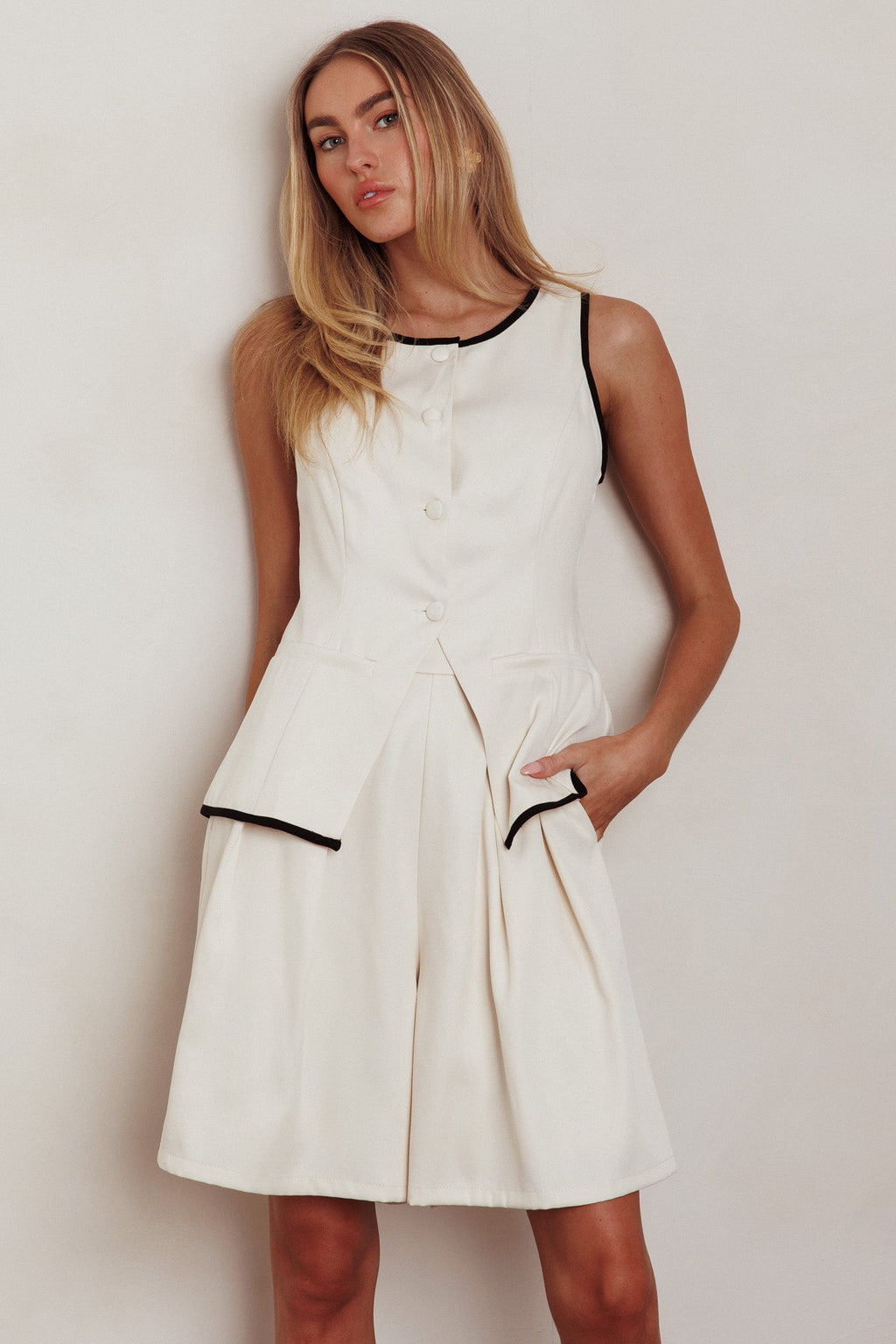 Janna | Women's Wide Leg Shorts with Invisible Back Zipper | Stylish Comfort for Any Occasion