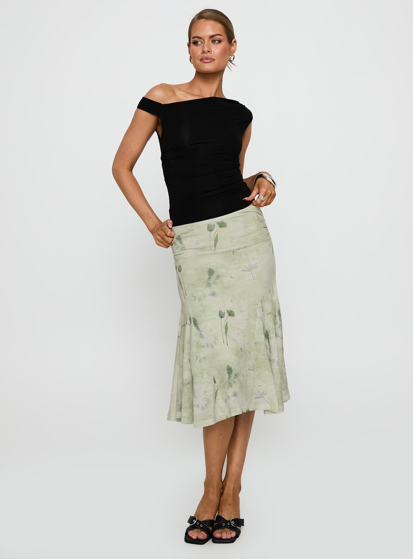Women's Lewish Low Rise Midi Skirt Green Floral | Floral low-rise midi skirt 1