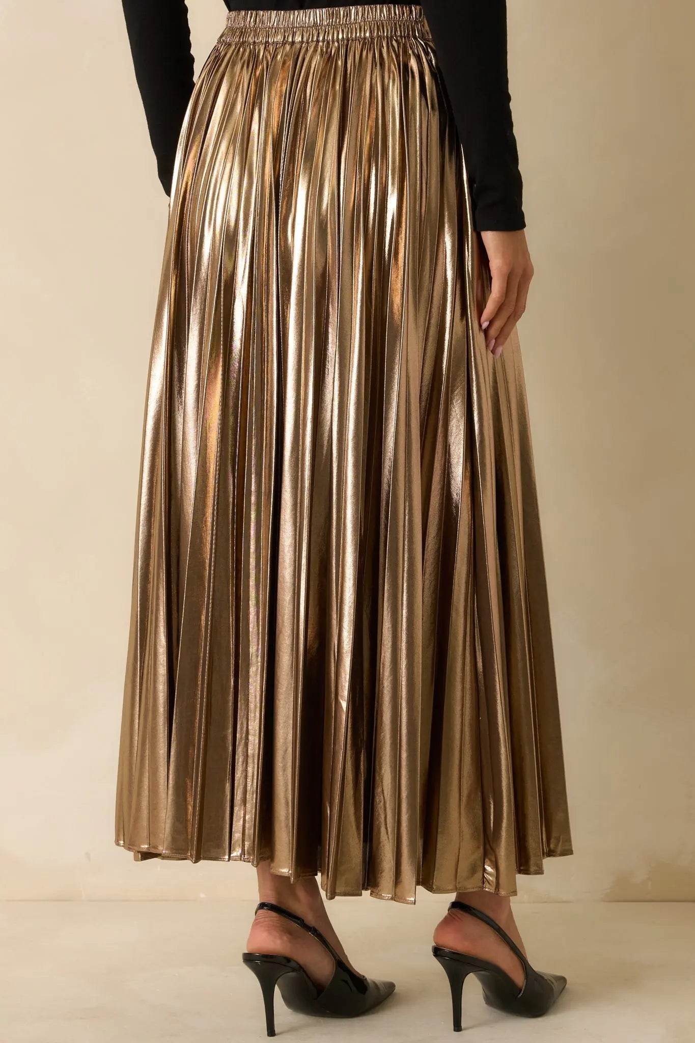 Women's Light the Night Bronze Metallic Pleated Maxi Skirt | 95% Polyester & 5% Spandex 5
