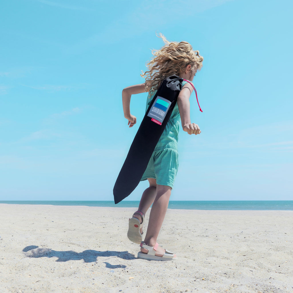 Lightweight Beach Canopy with Wind Assist for Enhanced Stability and Comfort