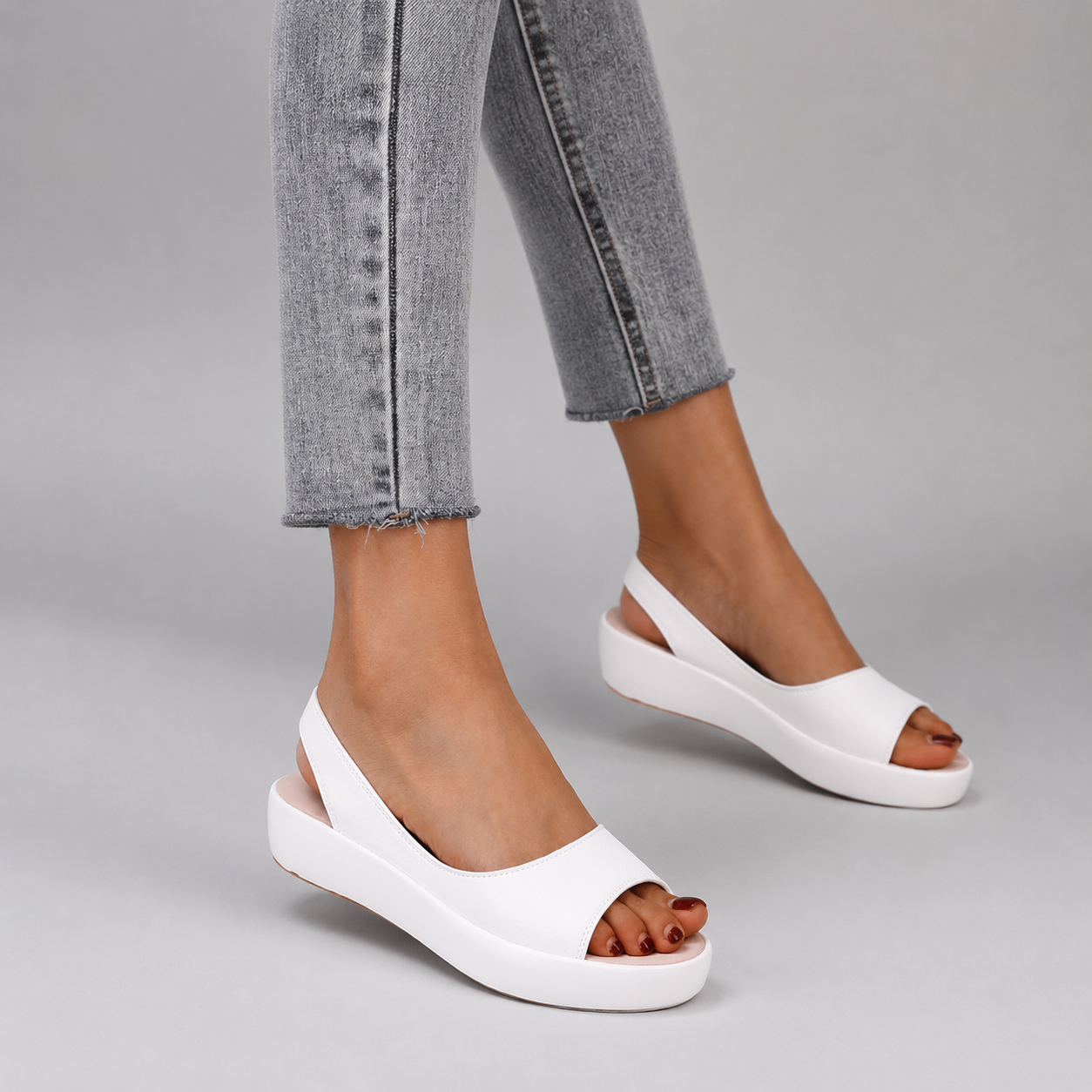 Lynn Collection | Orthopedic Sandals for Women with Ultra-Soft Cushioning | Lightweight Comfort for All-Day Wear