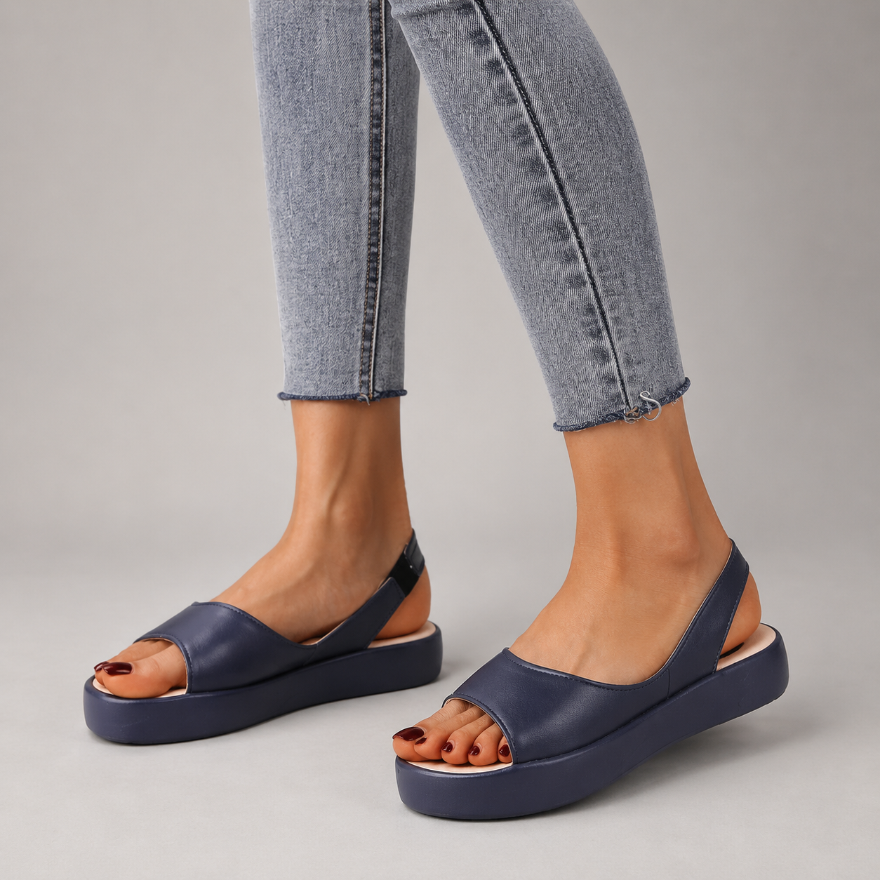 Lynn Collection | Orthopedic Sandals for Women with Ultra-Soft Cushioning | Lightweight Comfort for All-Day Wear