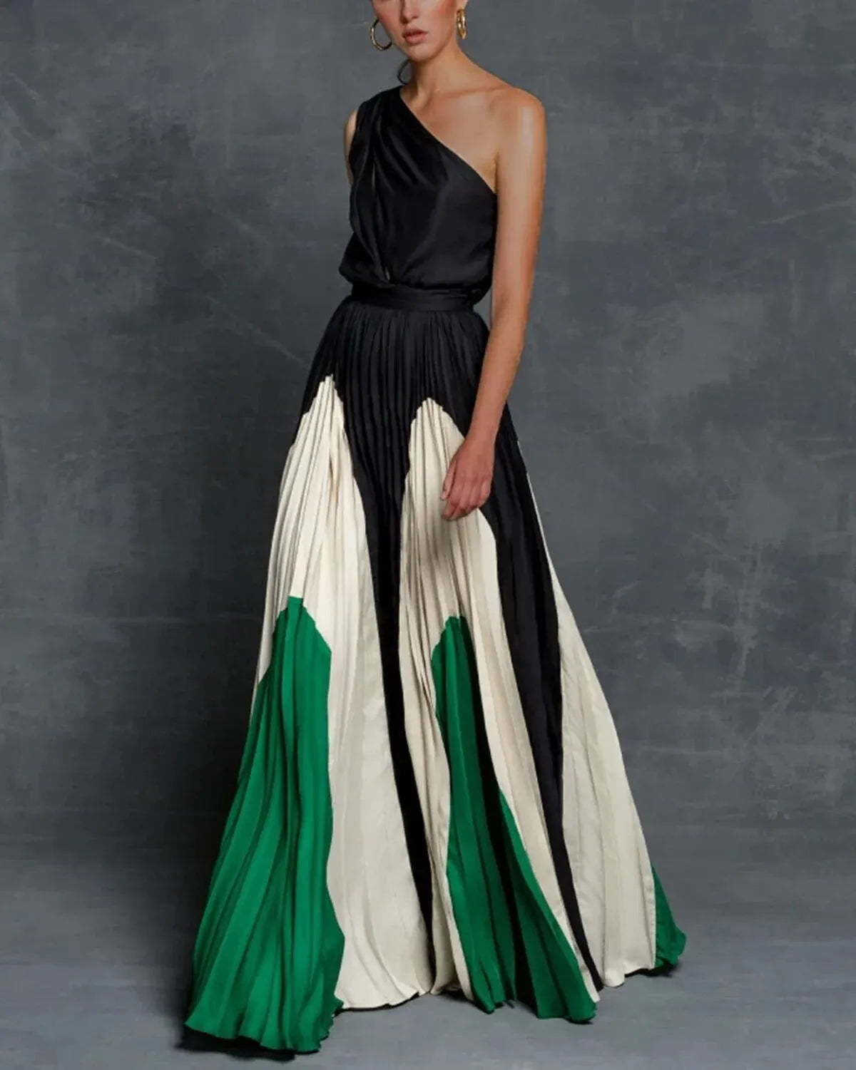Pearl - Maxi Dress with Stylish Shoulder Design