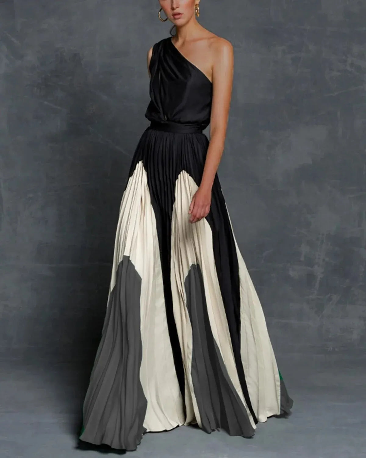 Pearl - Maxi Dress with Stylish Shoulder Design