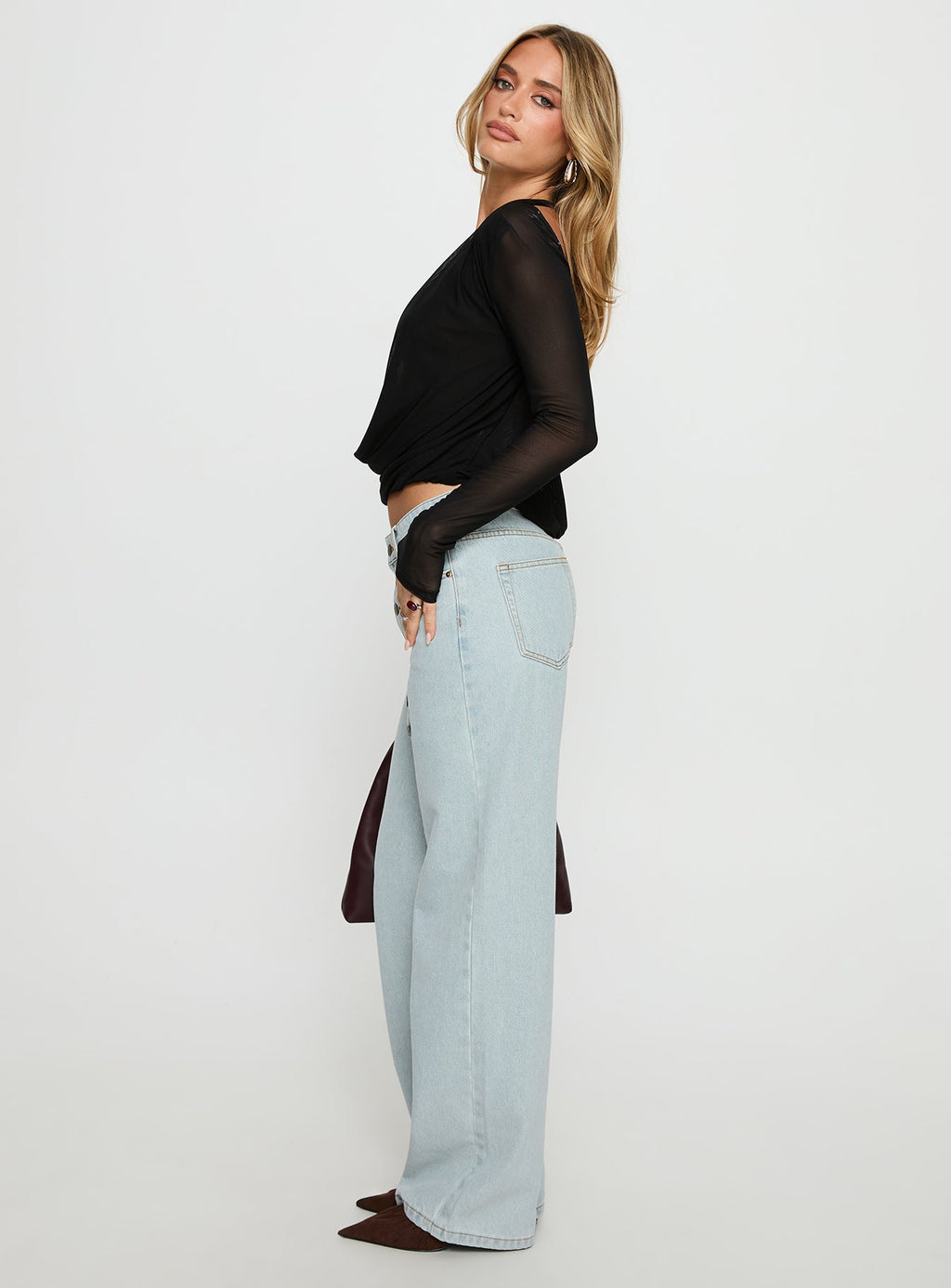 Women's Penny Mid Rise Straight Leg Jeans Light Denim | Denim jeans with a straight-leg cut & mid-rise fit 3