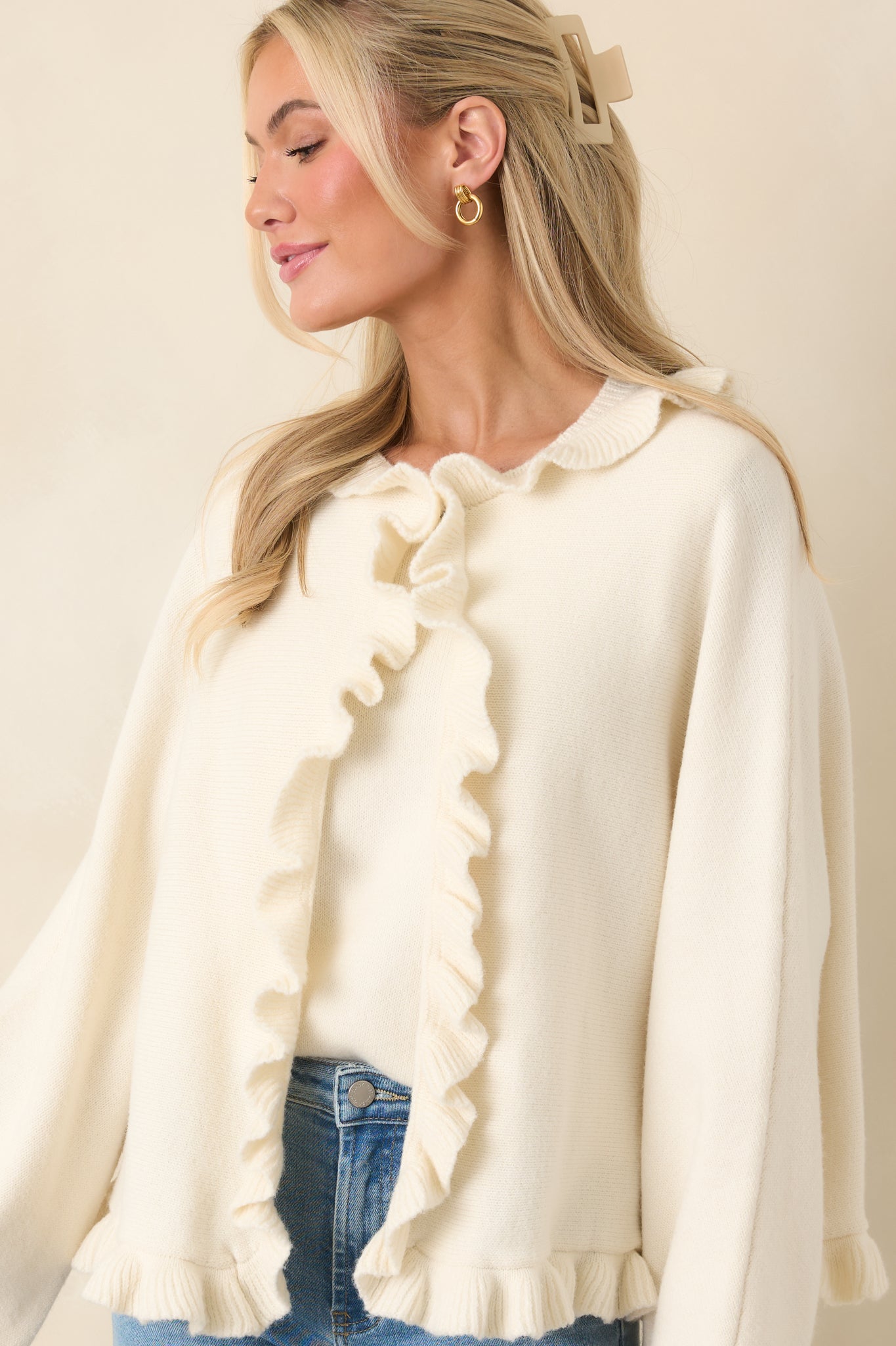 Women's Prosperina Sabrina Ivory Ruffle Cardigan | 65% Polyester 4