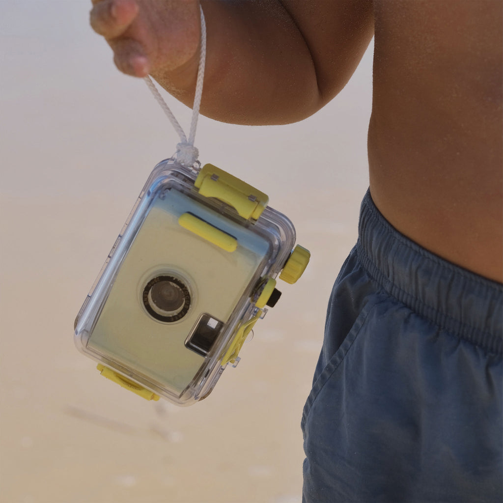 Retro Waterproof Camera with Detachable Casing | Capture Stunning Underwater Moments