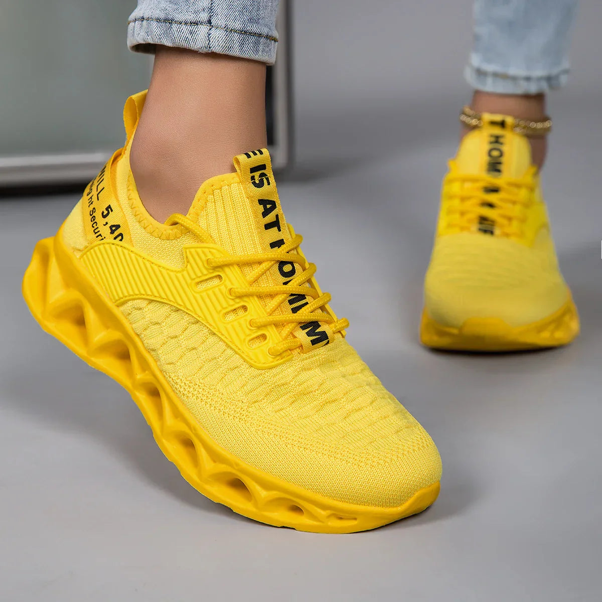 Cushioned comfort sneakers in Yellow