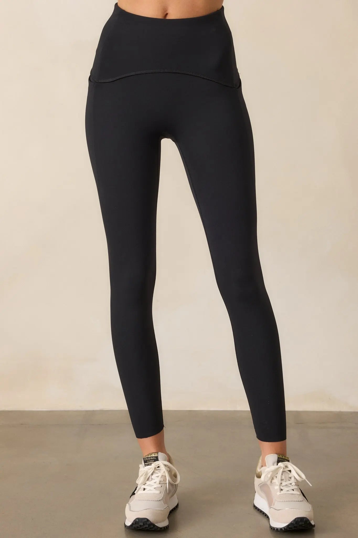 Women's SPANX Booty Boost® Perfect Pocket Active Very Black Leggings | Body: 64% Nylon 1
