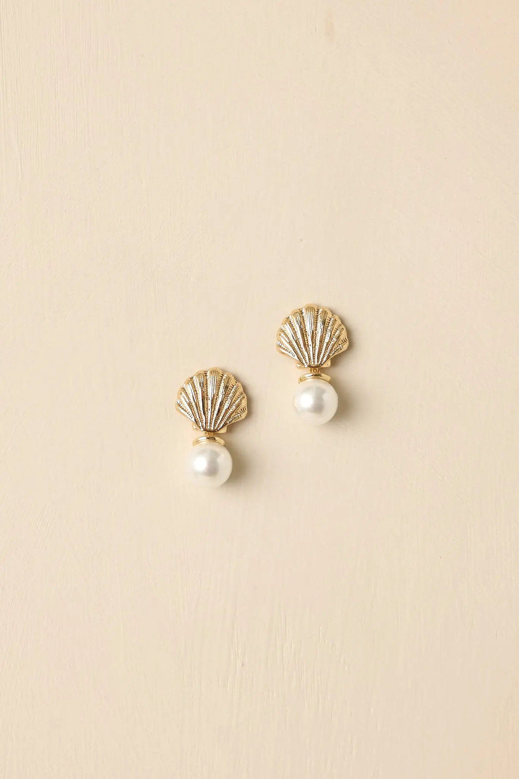 Women's Soft Tides Gold Seashell & Pearl Drop Earrings | These Earrings Measure 1.25" in Length 4