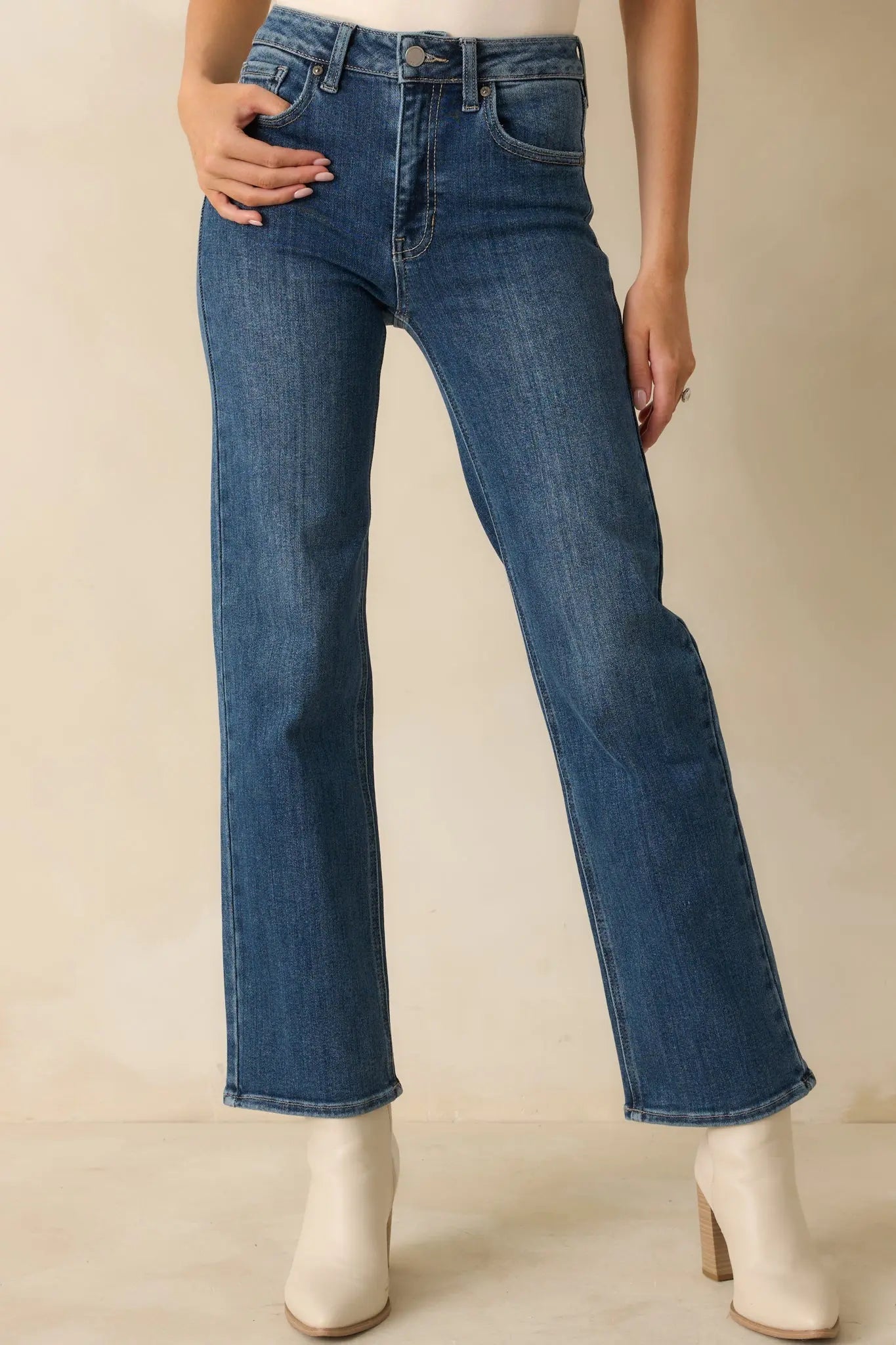 Women's The Daily Edit Medium Wash Straight Leg Jeans | 92% Cotton 0