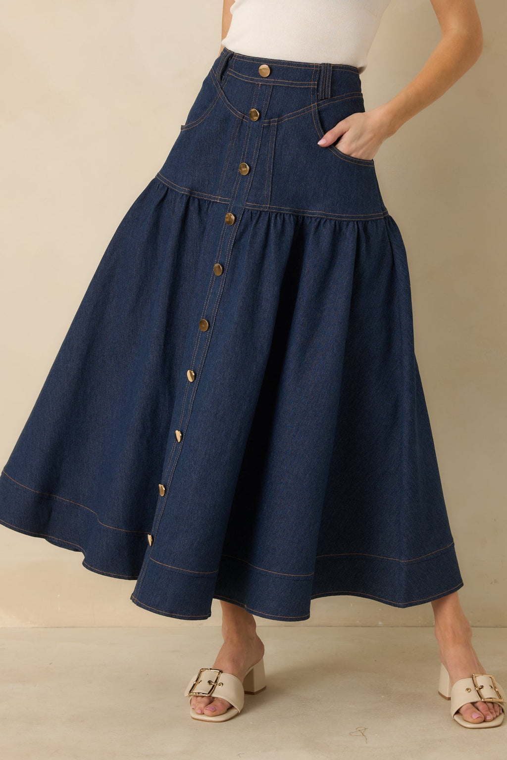 Women's Town & Country Dark Wash Denim Button-Down Maxi Skirt | 78% Cotton 5