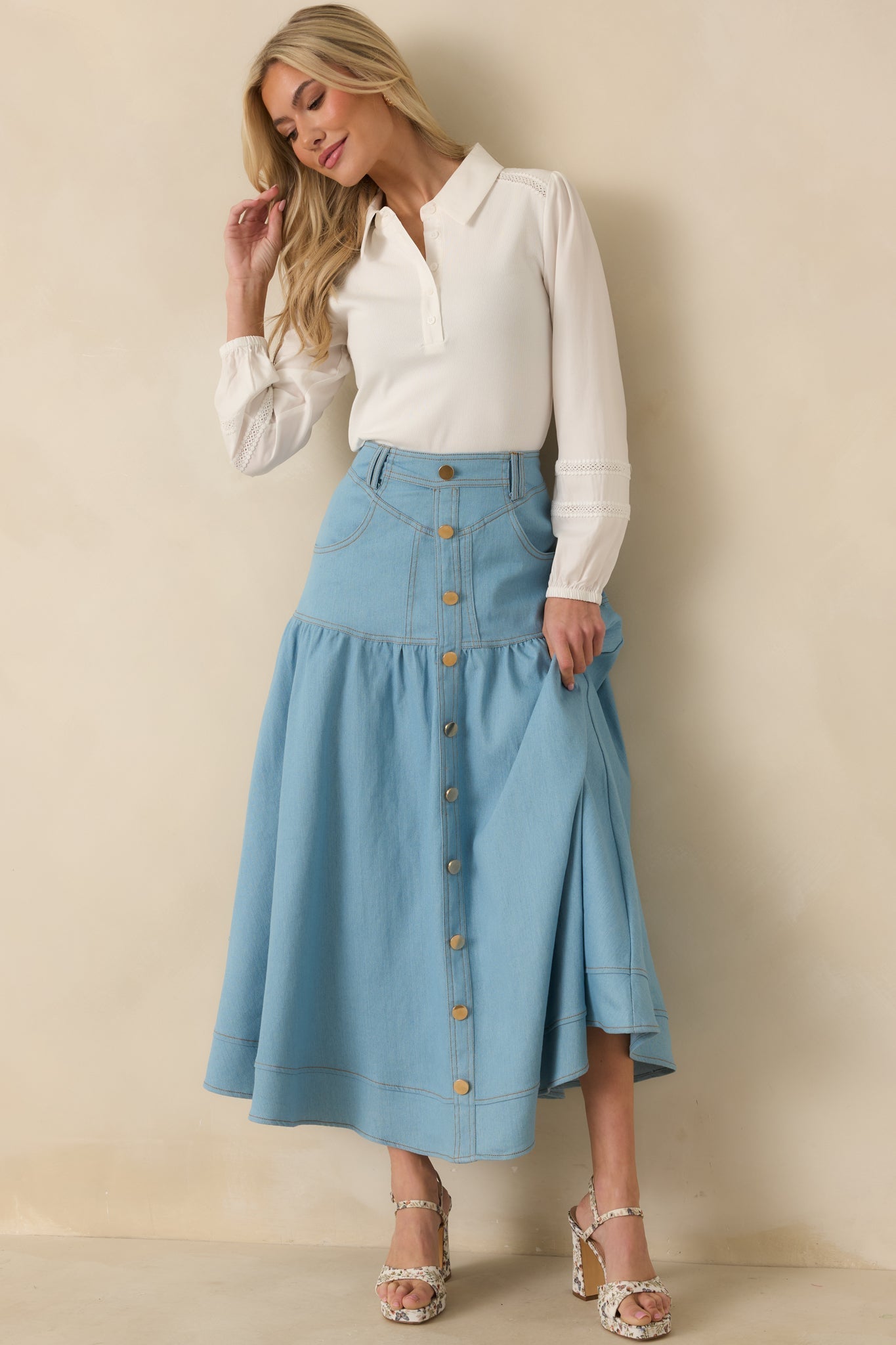 Women's Town & Country Light Wash Denim Button-Down Maxi Skirt | 78% Cotton 1