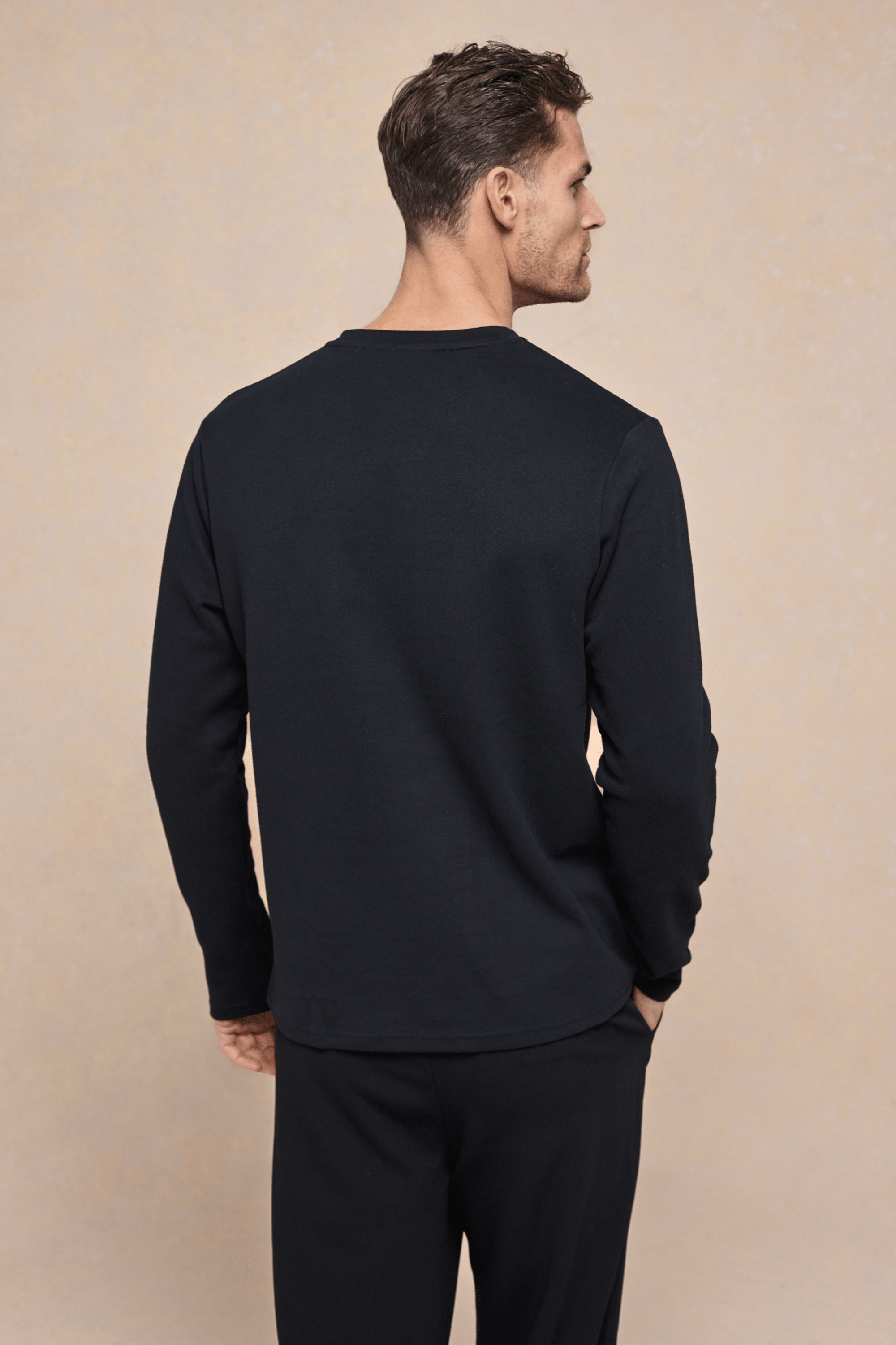 Tyler Collection | Men's Long Sleeve T-Shirt in Black with Premium Fabric | Stylish Comfort for Everyday Wear