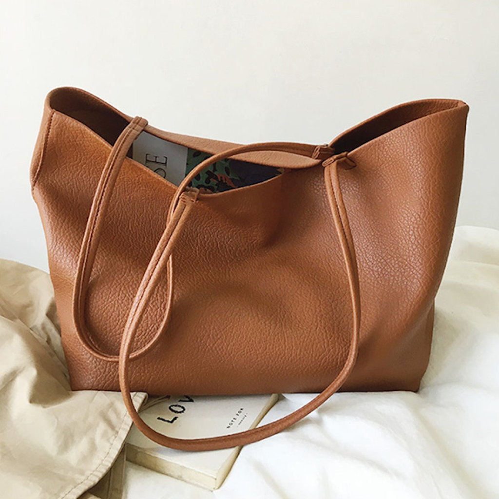 Urban Chic | Large Tote Bag with Scratch-Resistant Design | Stylish Carryall for Daily Use
