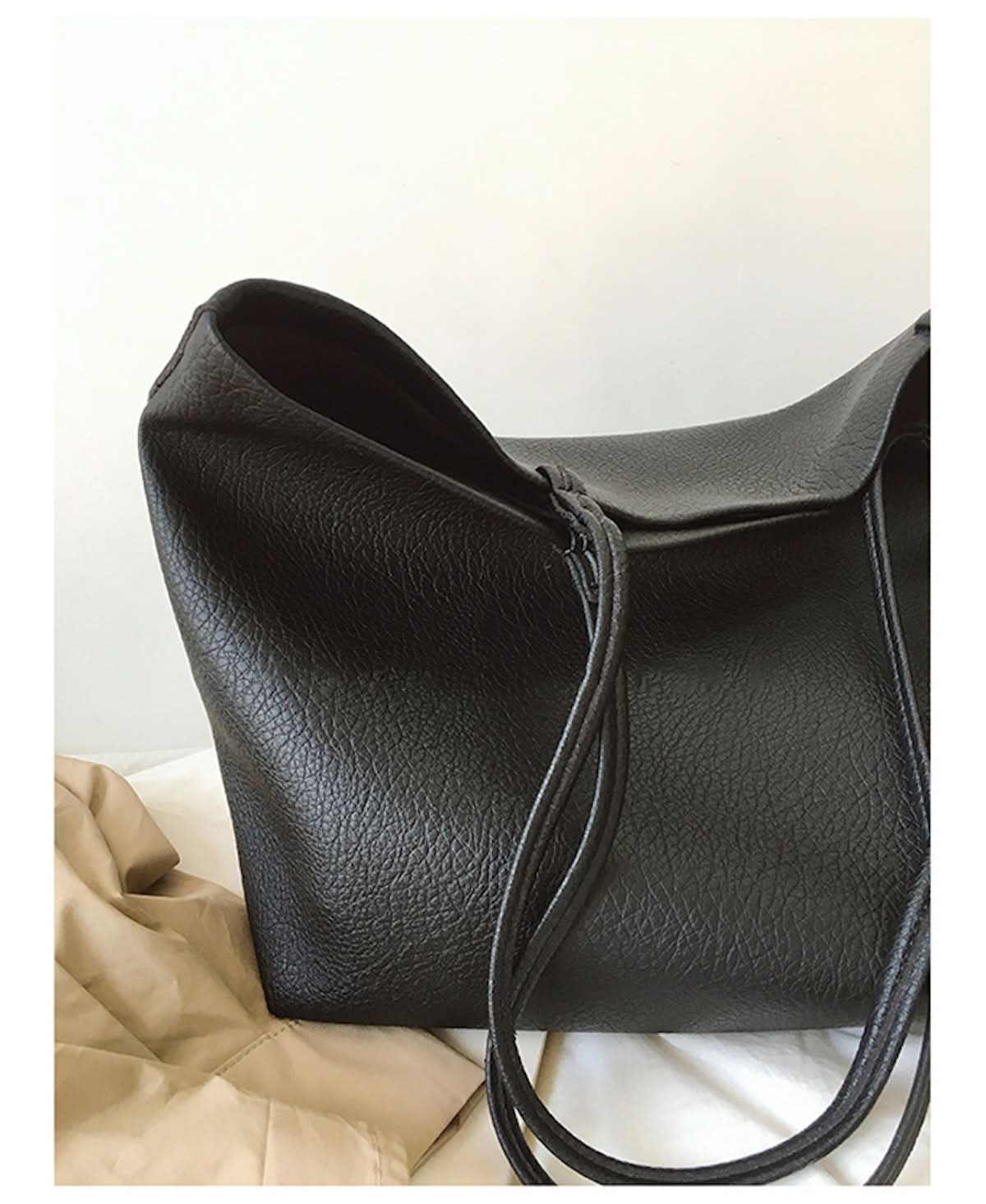 Urban Chic | Large Tote Bag with Scratch-Resistant Design | Stylish Carryall for Daily Use