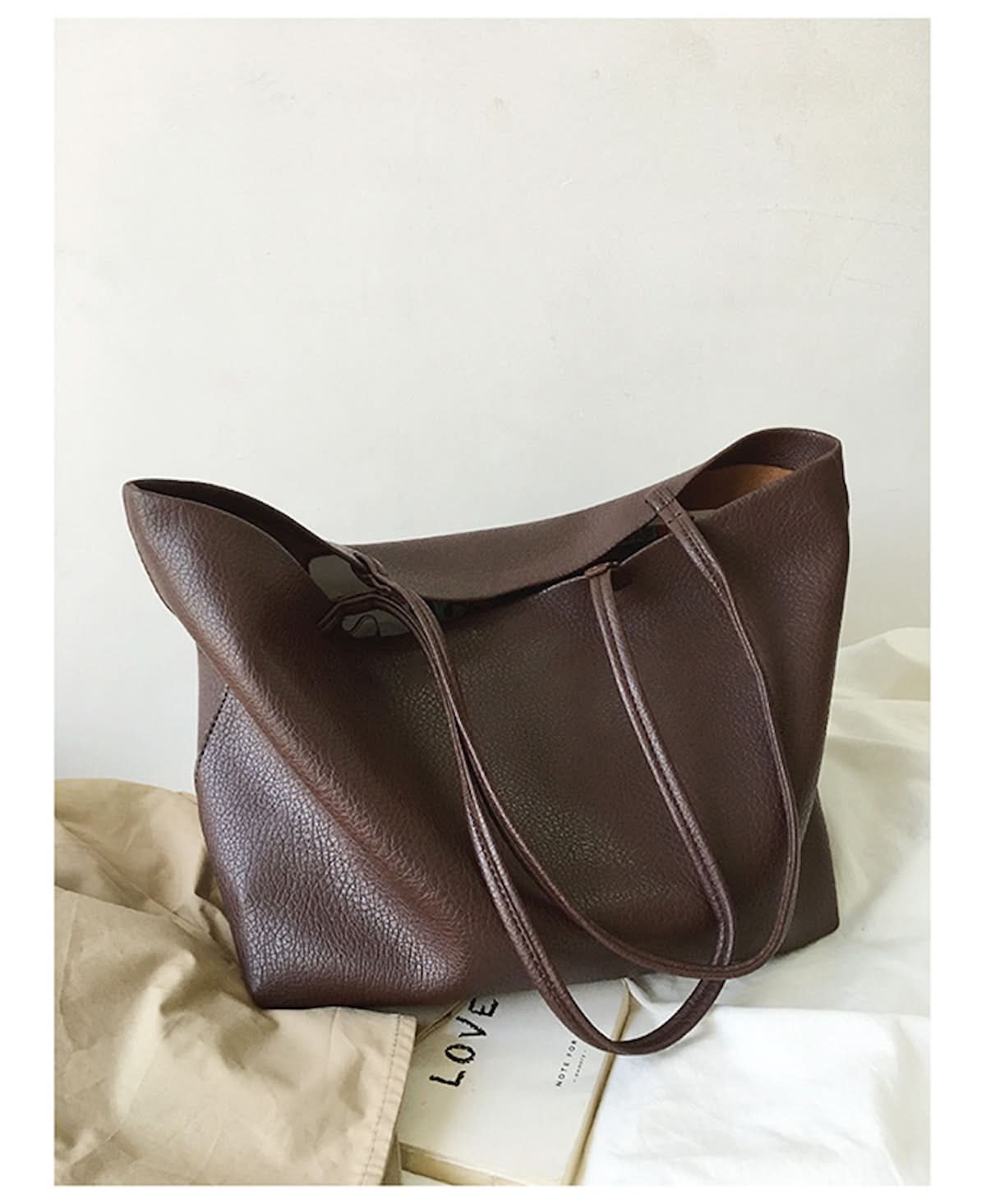 Urban Chic | Large Tote Bag with Scratch-Resistant Design | Stylish Carryall for Daily Use