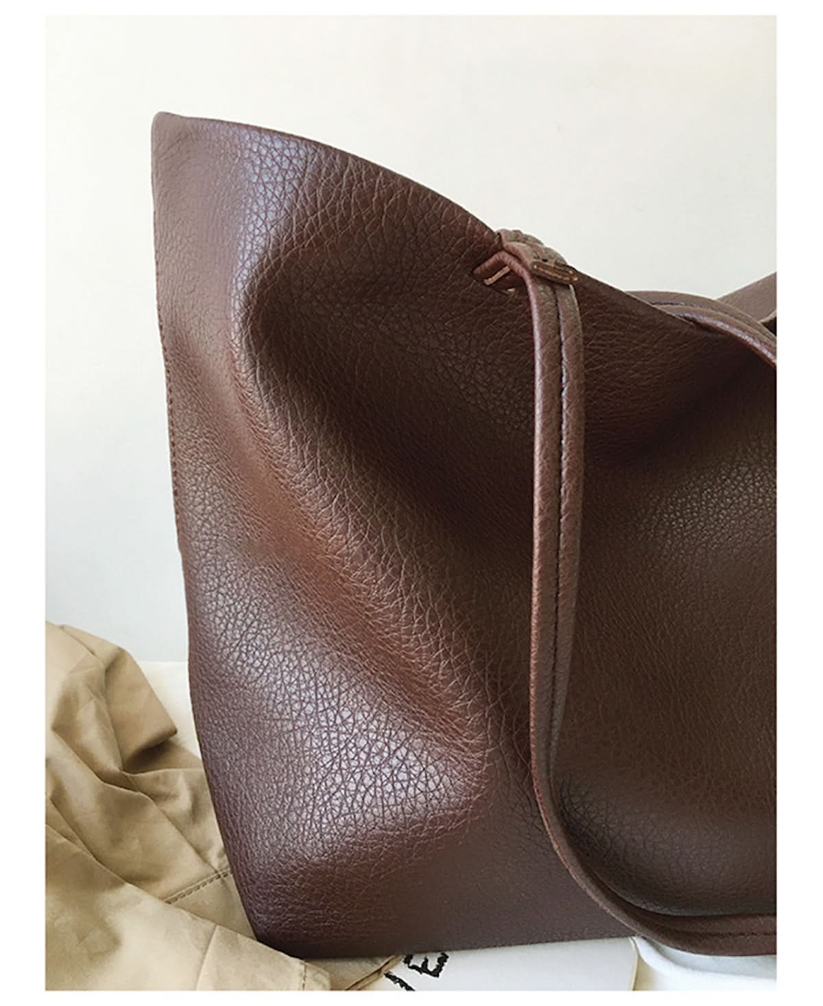 Urban Chic | Large Tote Bag with Scratch-Resistant Design | Stylish Carryall for Daily Use