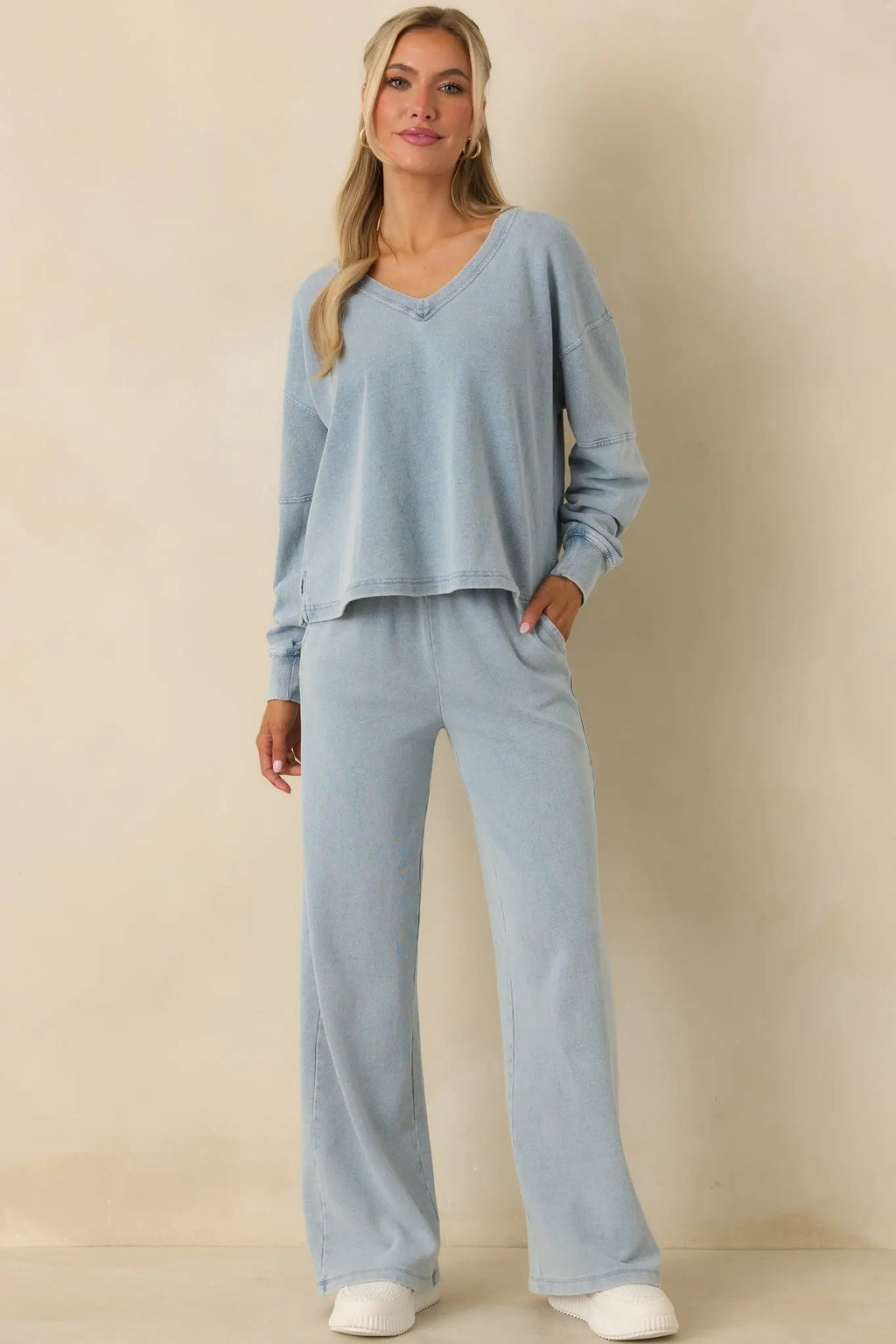 Women's Z Supply Ocean Air Indigo Delphine Knit Denim V-neck Sweatshirt | 85% Cotton & 15% Polyester 3