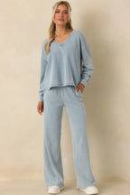 Women's Z Supply Ocean Air Indigo Delphine Knit Denim V-neck Sweatshirt | 85% Cotton & 15% Polyester 3