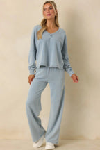 Women's Z Supply Ocean Air Indigo Delphine Knit Denim V-neck Sweatshirt | 85% Cotton & 15% Polyester 4