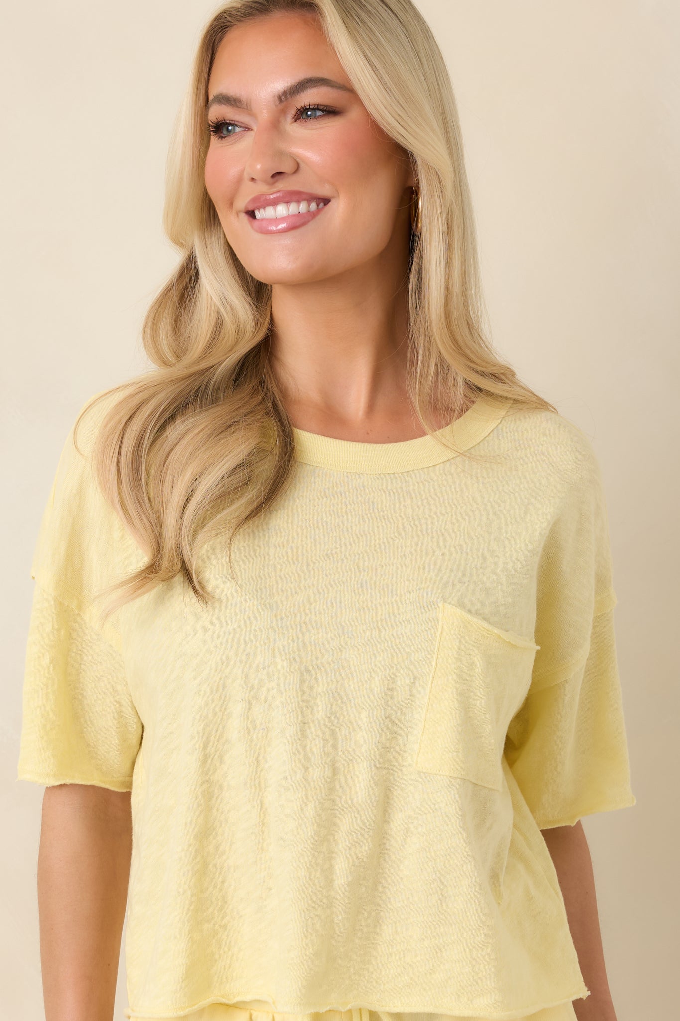 Women's Z Supply Sunnyside Yellow Cotton Everyday Pocket Tee | 100% Cotton 6