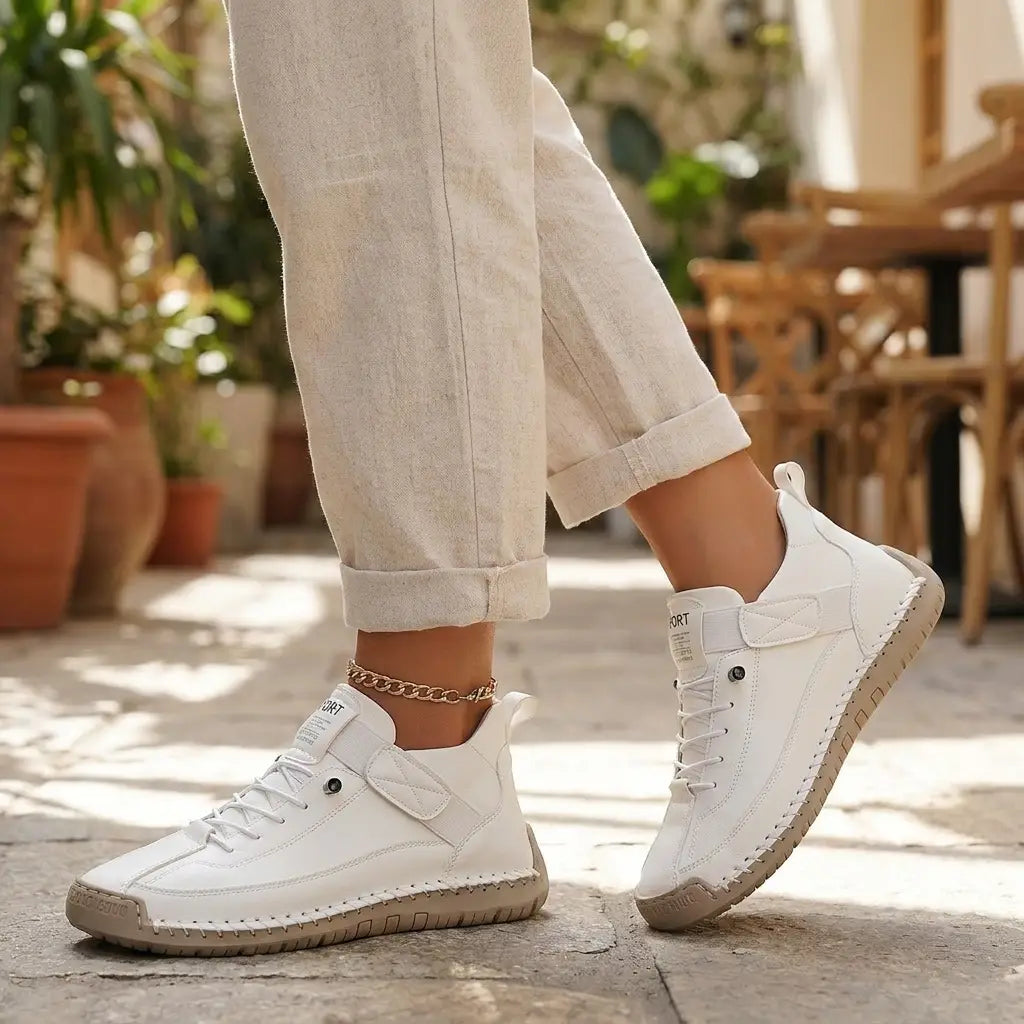 Women's lightweight breathable sneakers lifestyle hero